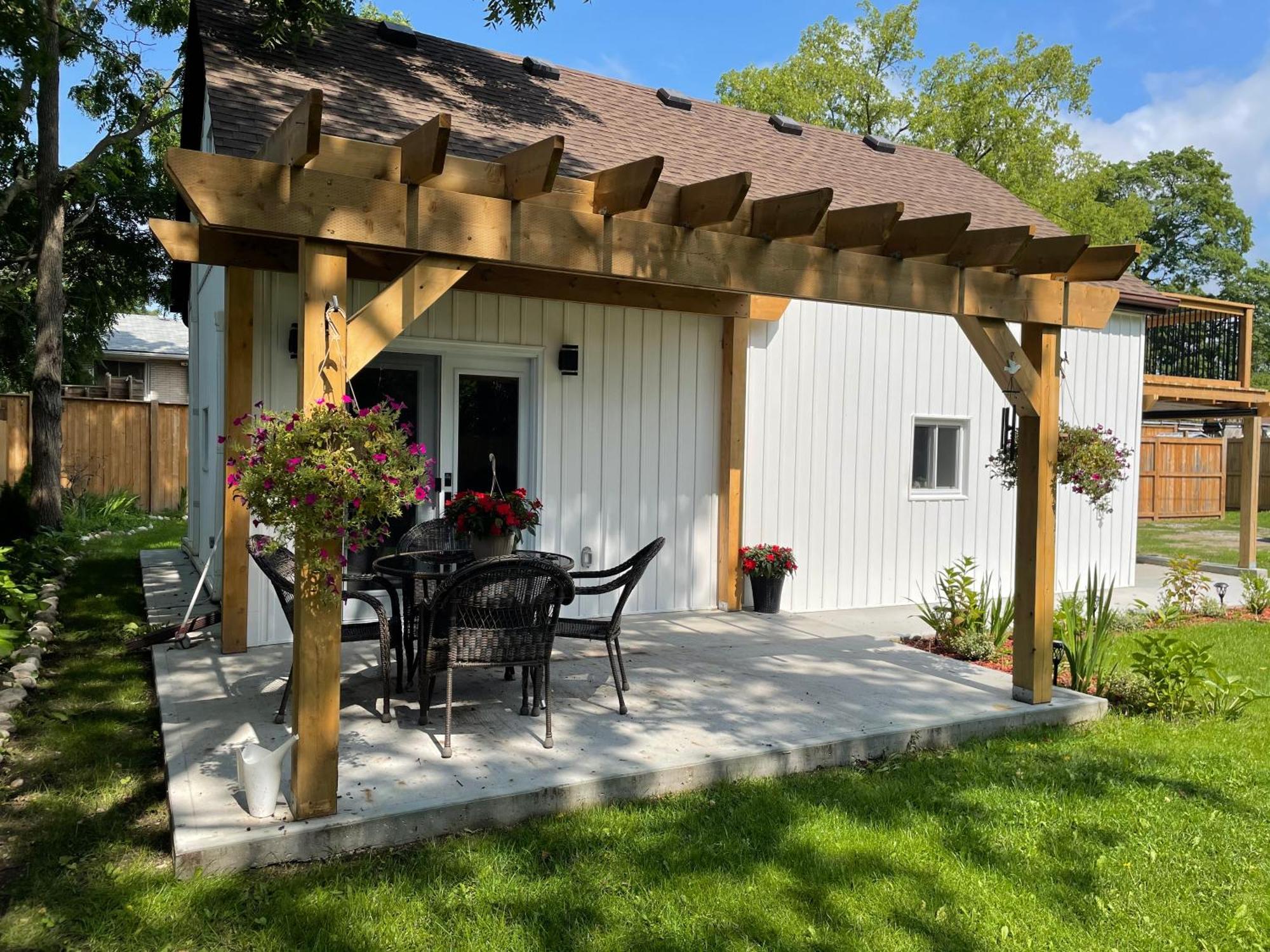 Cozy Cottage Style House Kitchener Exterior photo